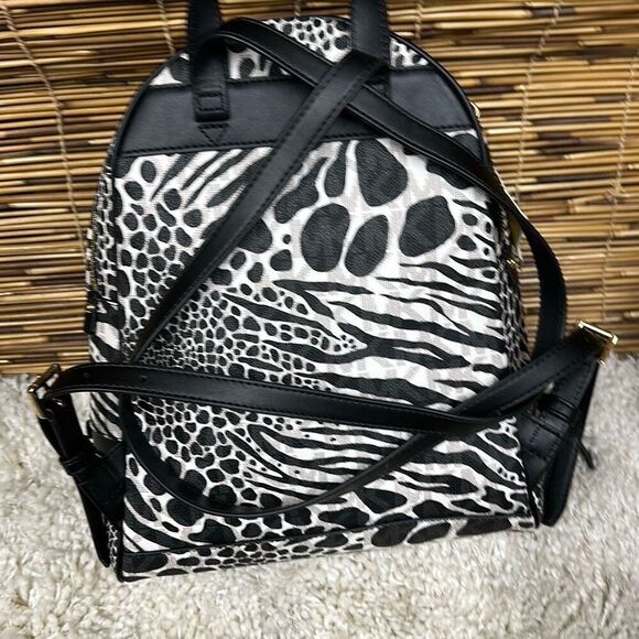 Draft Michael Michael Kors Signature Rhea Zip Medium Backpack - Black Multi - Picture 3 of 3